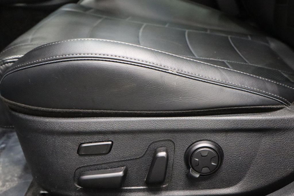 Vehicle image 20 of 45