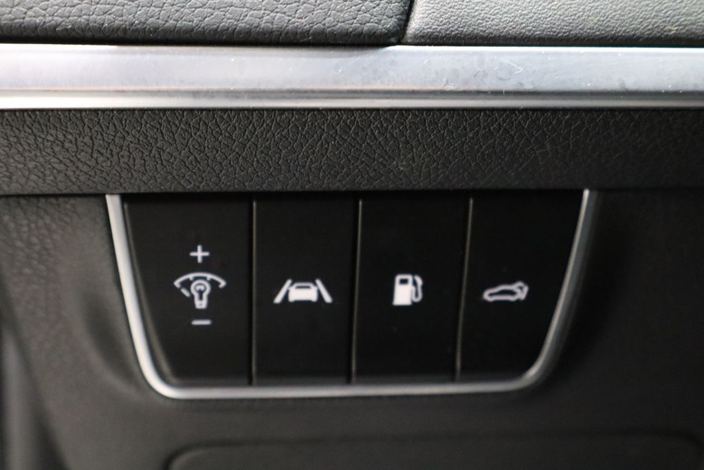 Vehicle image 19 of 45
