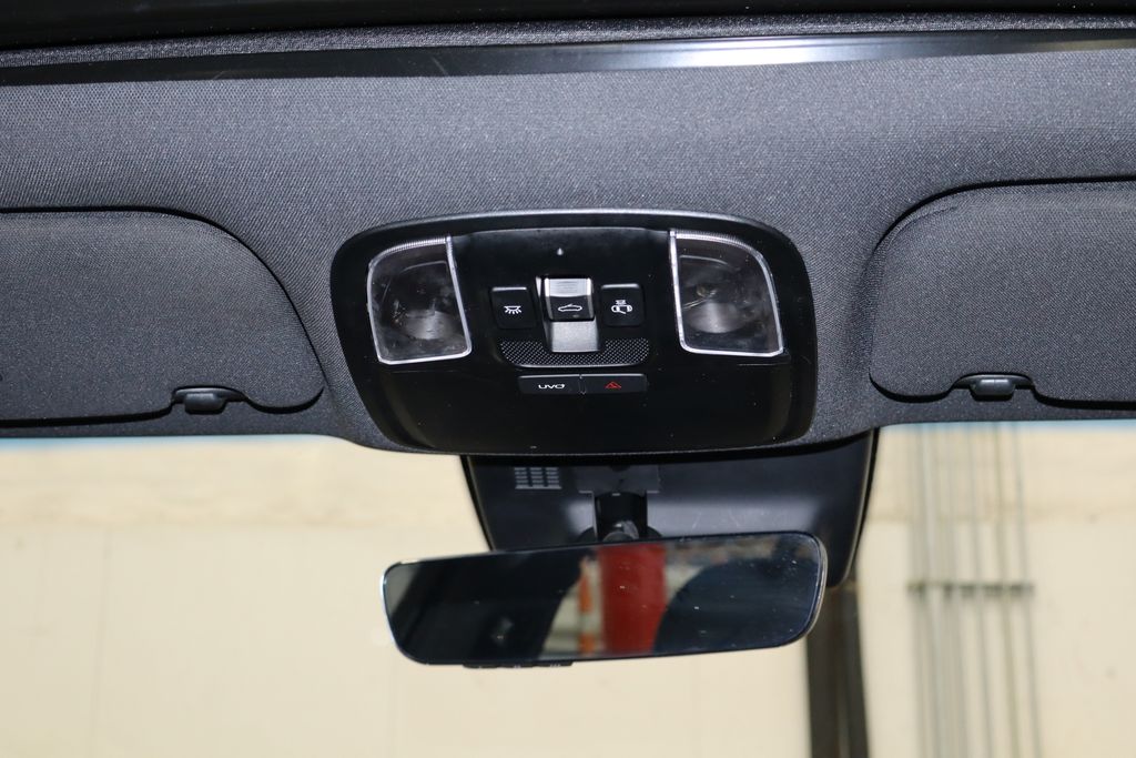 Vehicle image 28 of 45