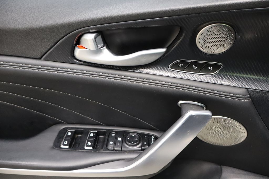 Vehicle image 16 of 45