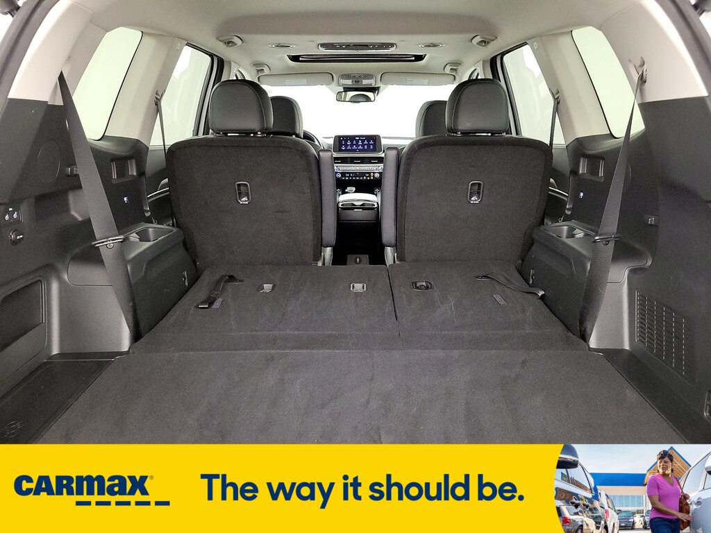 Vehicle image 11 of 30