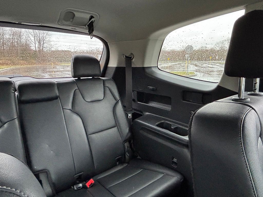 Vehicle image 14 of 31