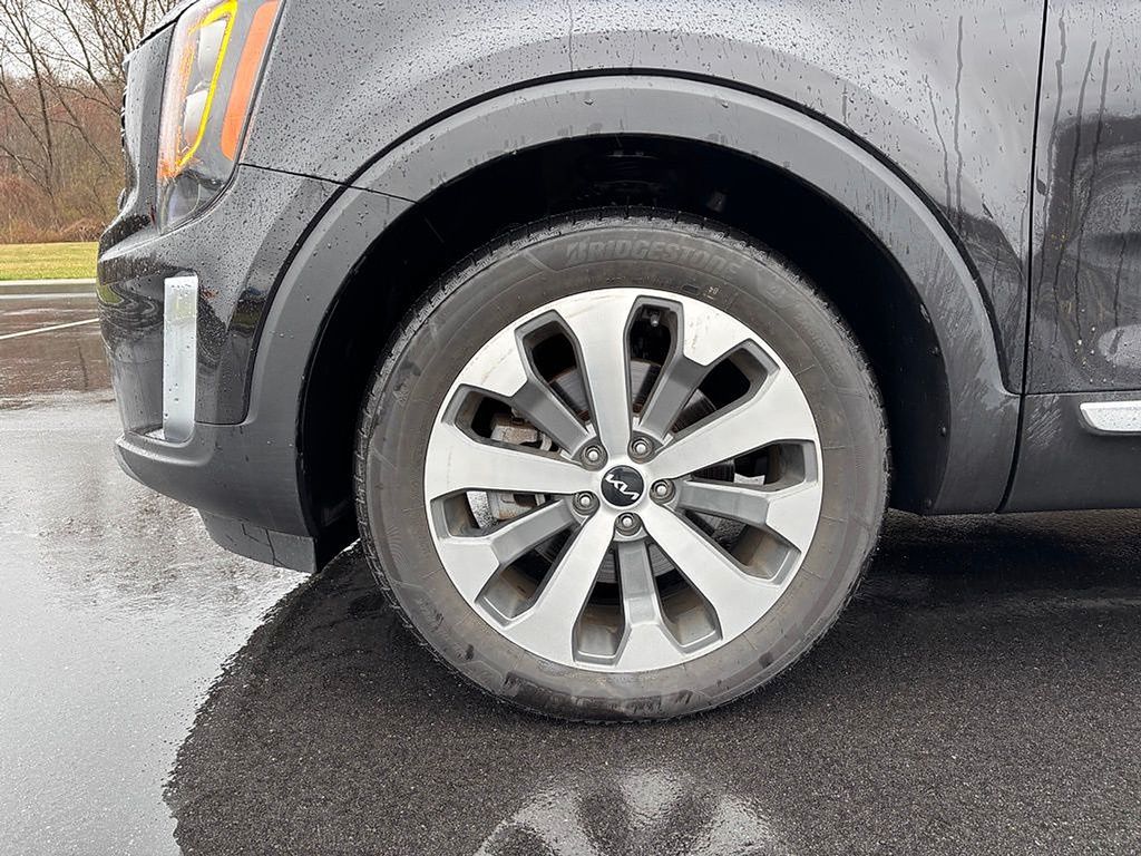Vehicle image 10 of 31