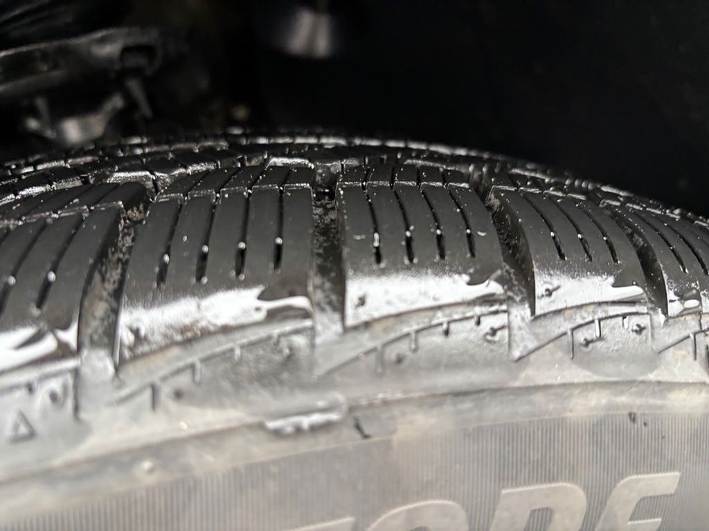 Vehicle image 12 of 31