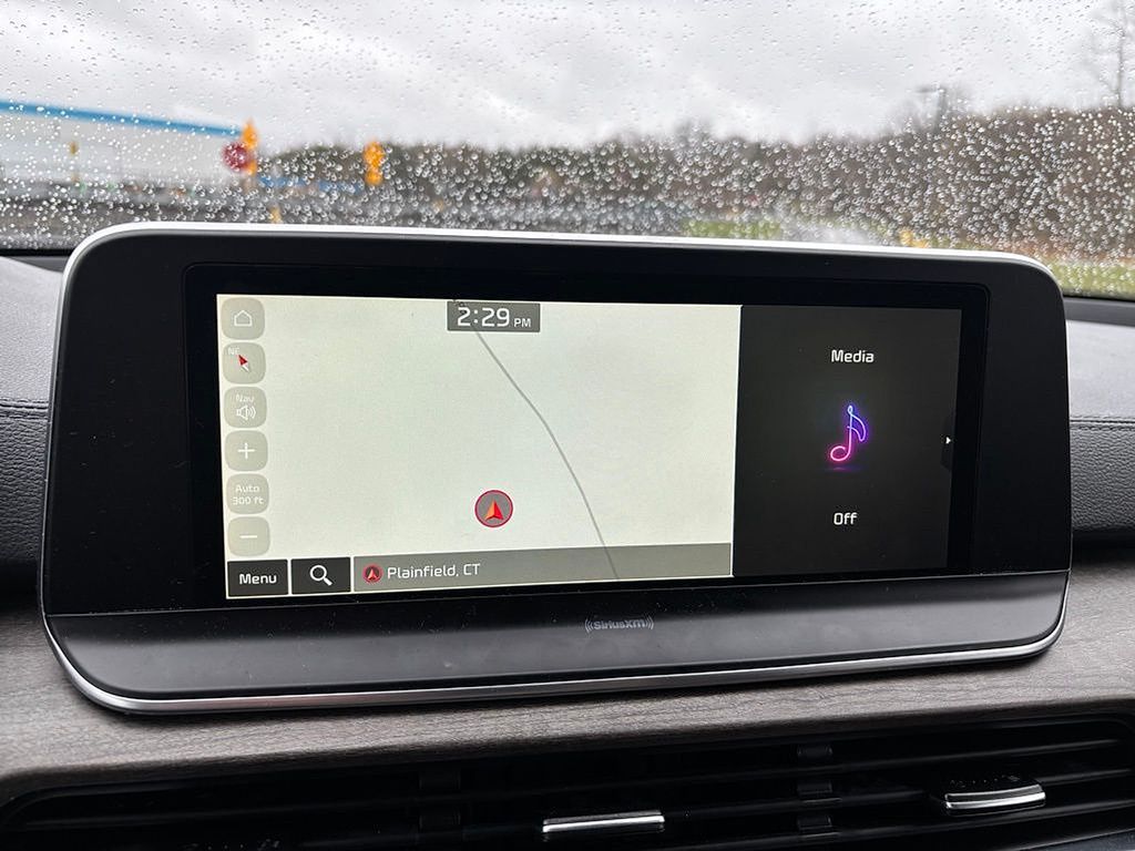 Vehicle image 21 of 31