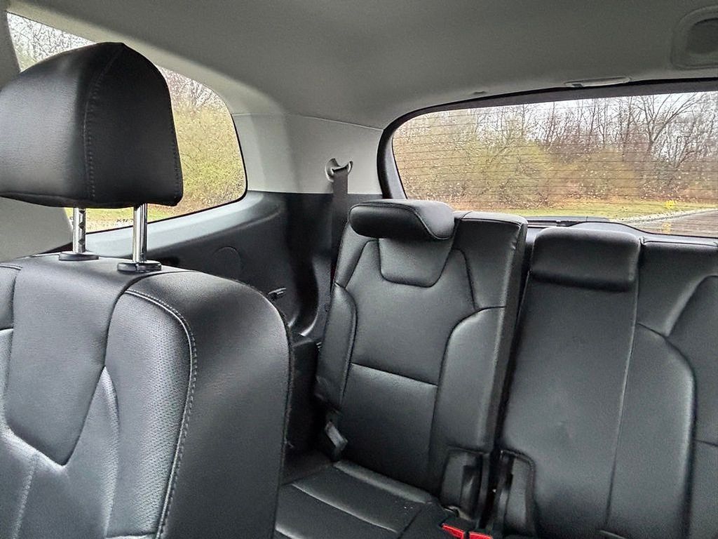 Vehicle image 13 of 31