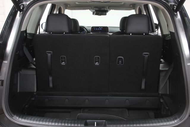 Vehicle image 28 of 31
