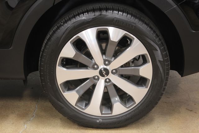 Vehicle image 27 of 31