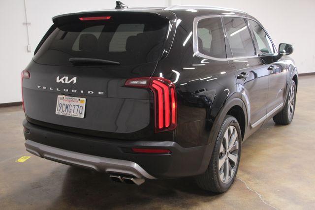 Vehicle image 8 of 31