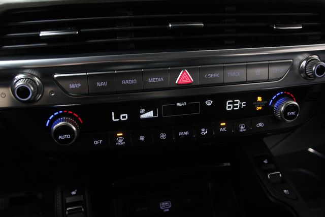 Vehicle image 24 of 31