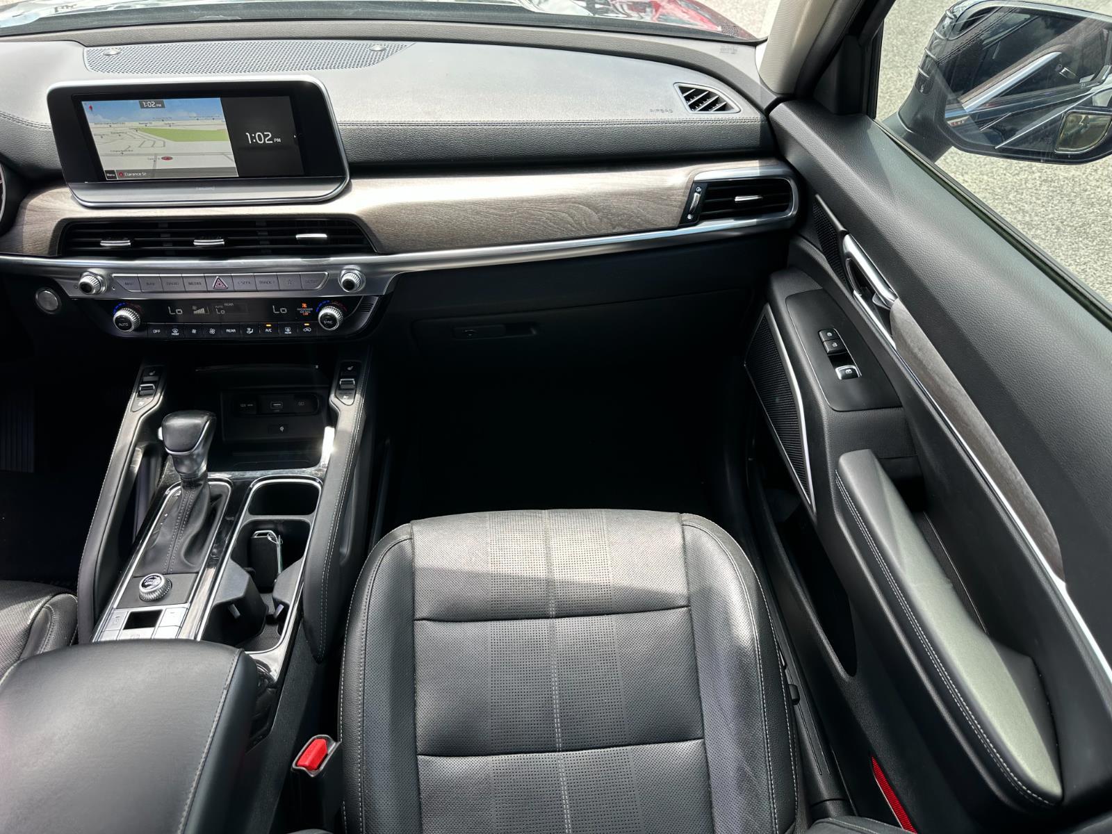 Vehicle image 18 of 34