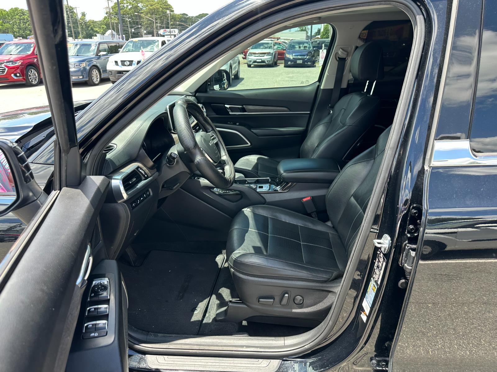 Vehicle image 13 of 34