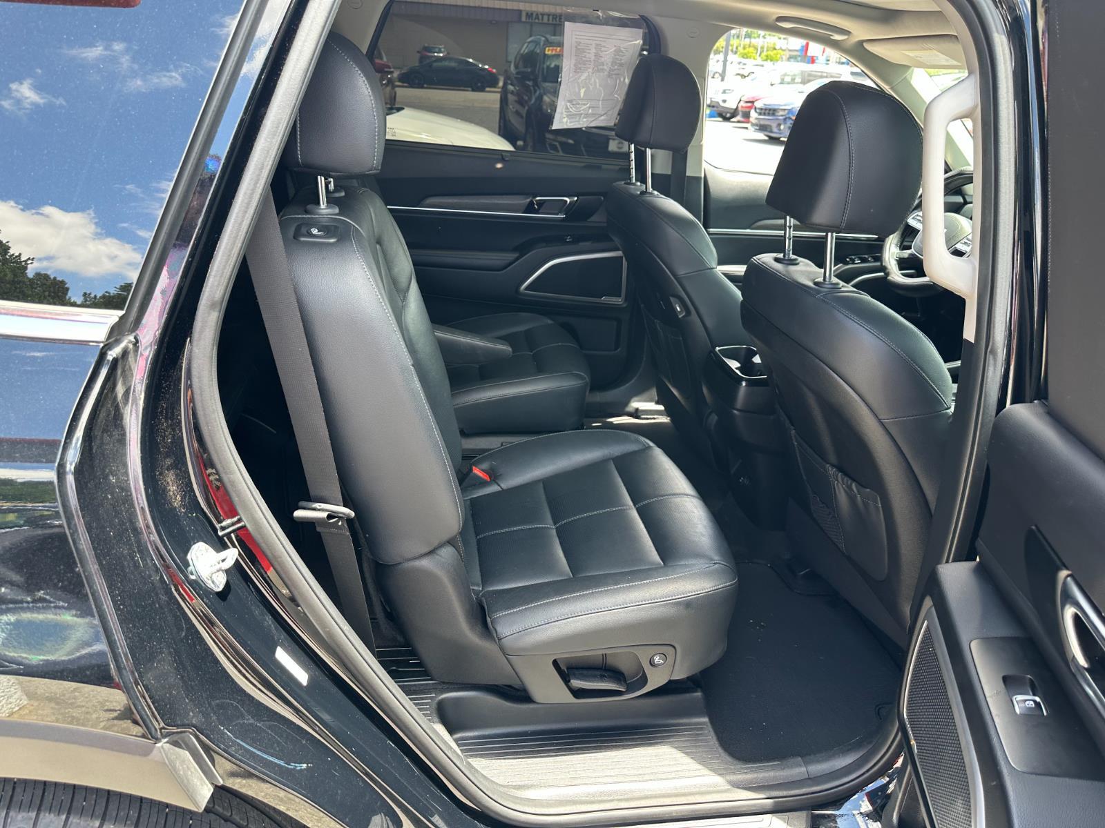 Vehicle image 11 of 34