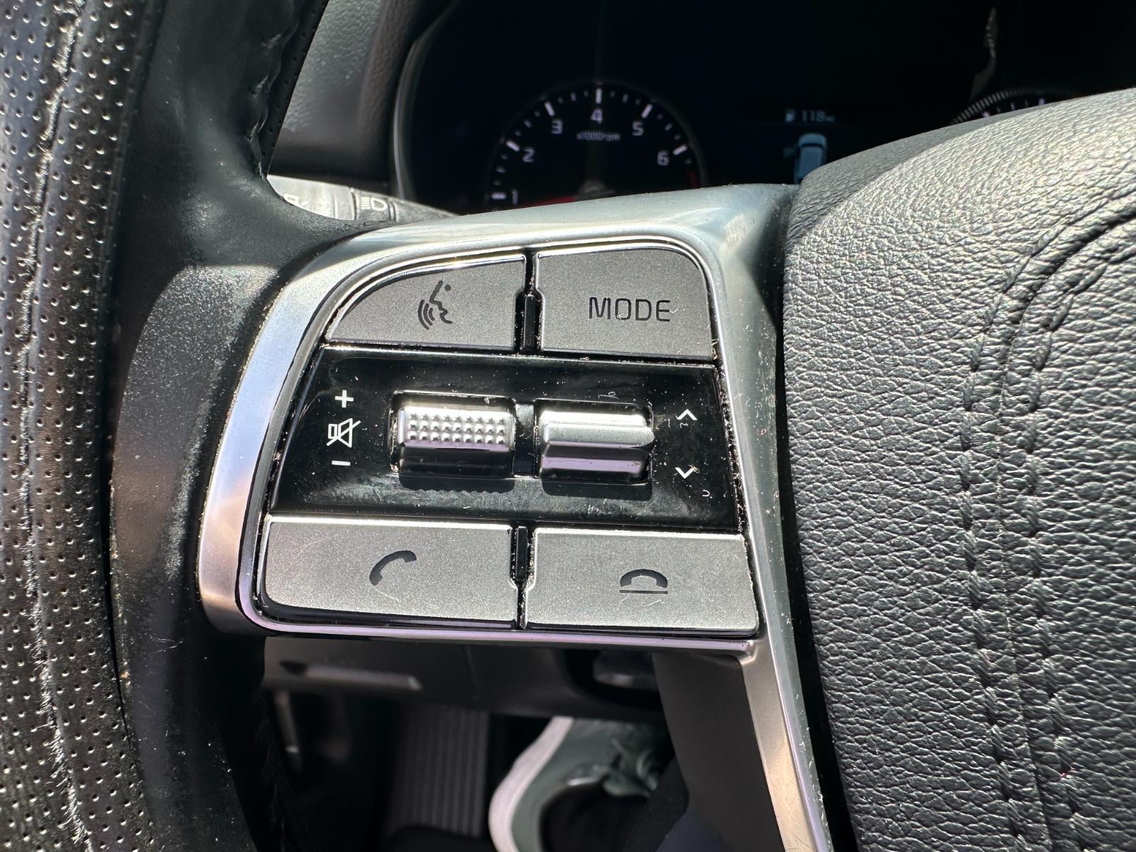 Vehicle image 27 of 34