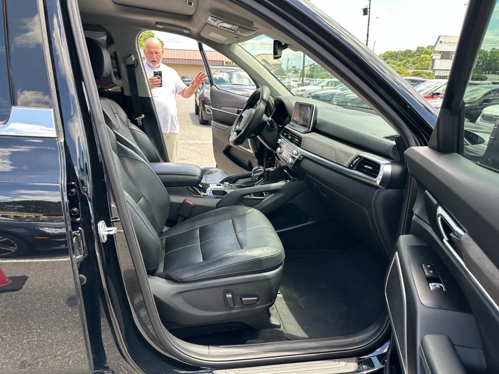 Vehicle image 12 of 34