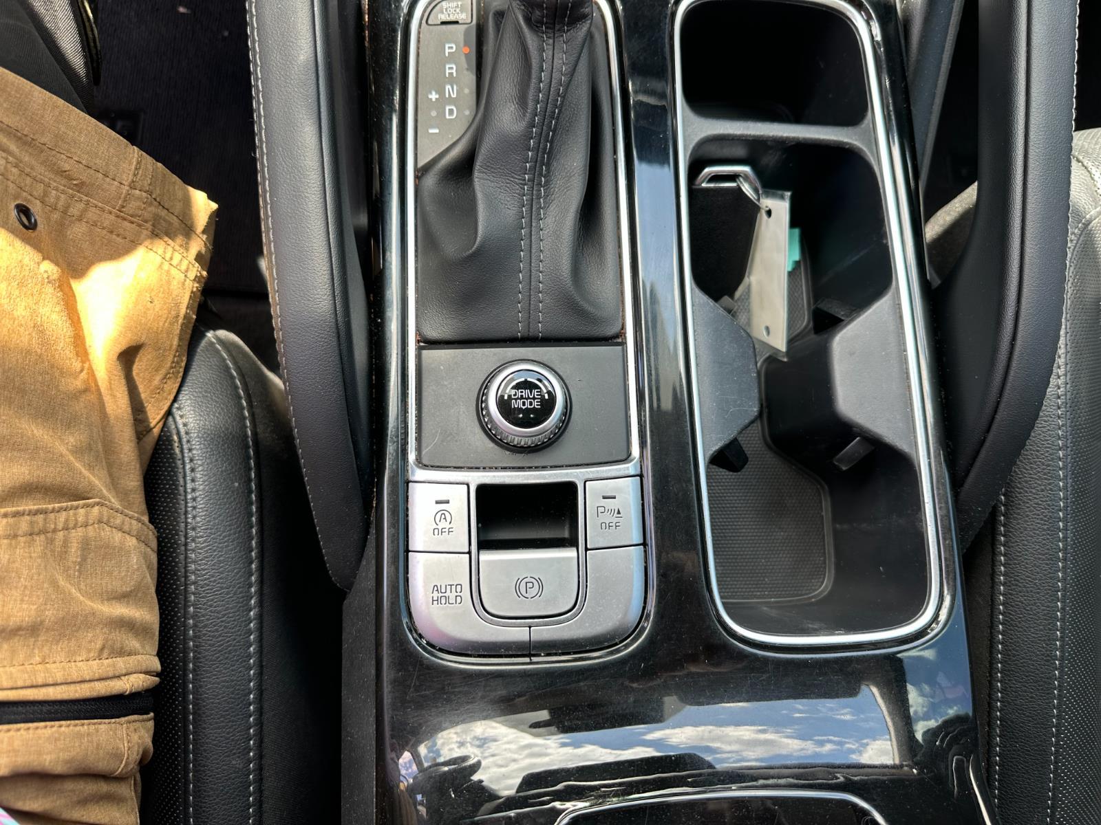 Vehicle image 31 of 34