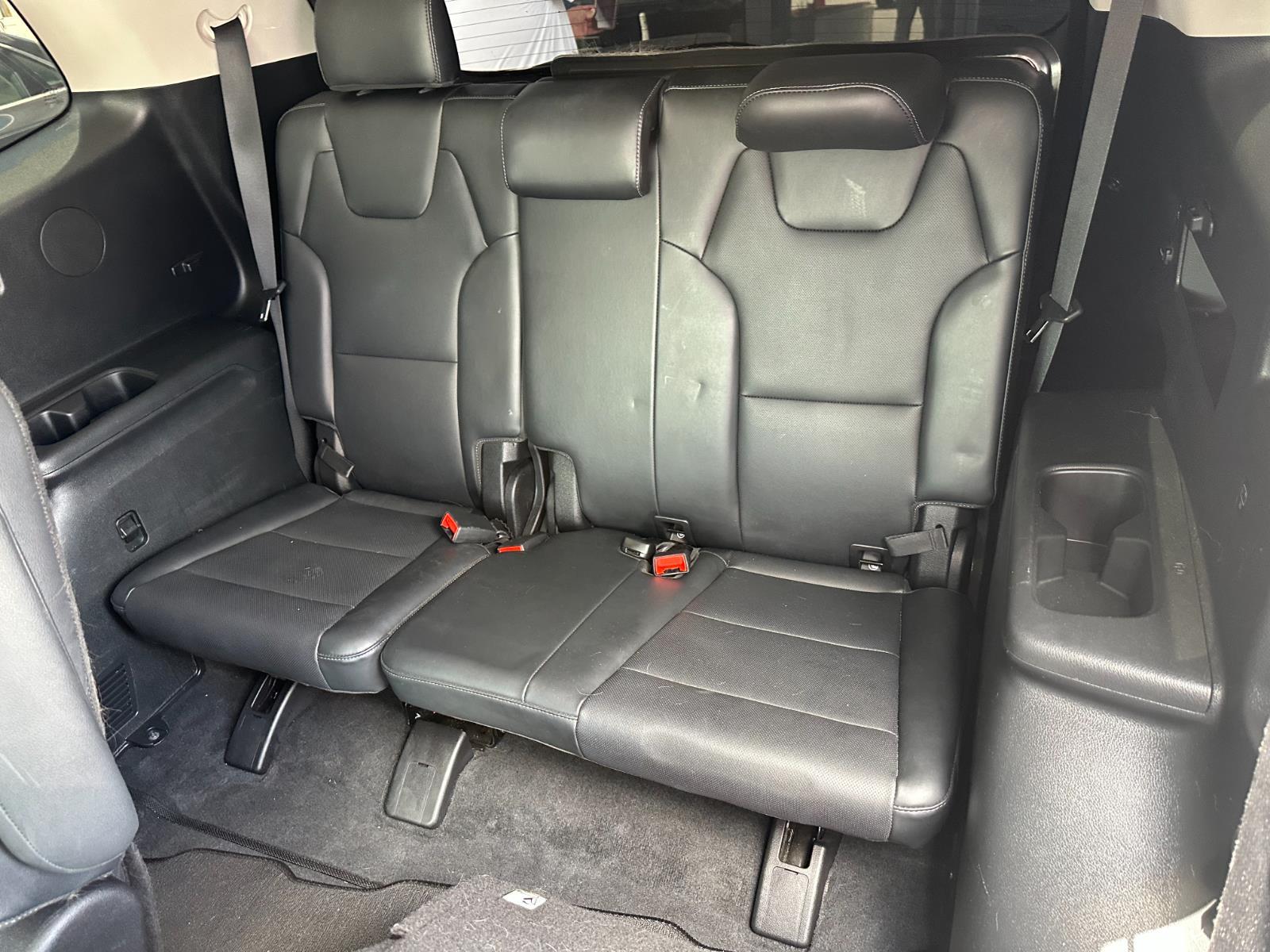 Vehicle image 14 of 34
