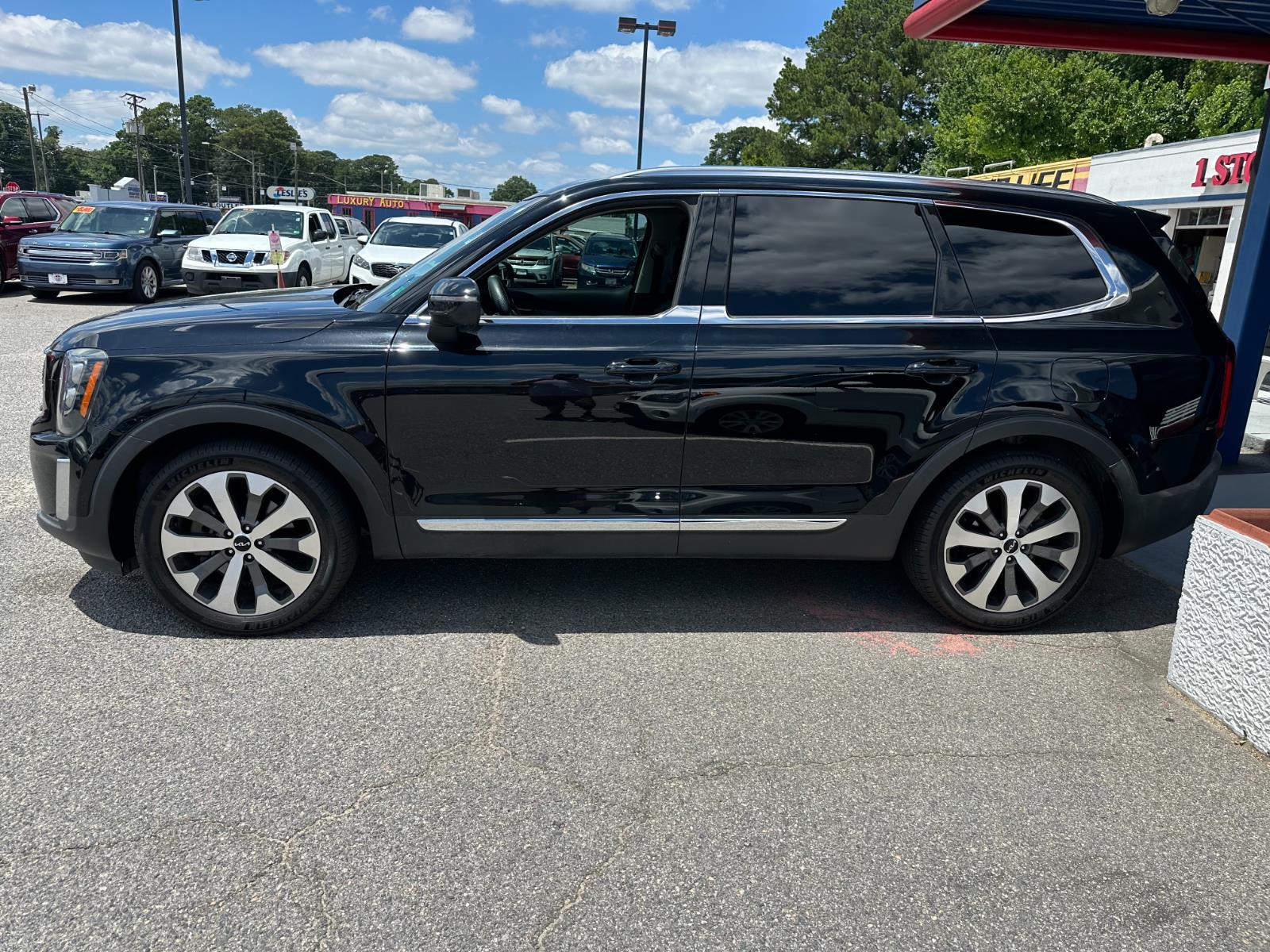 Vehicle image 7 of 34