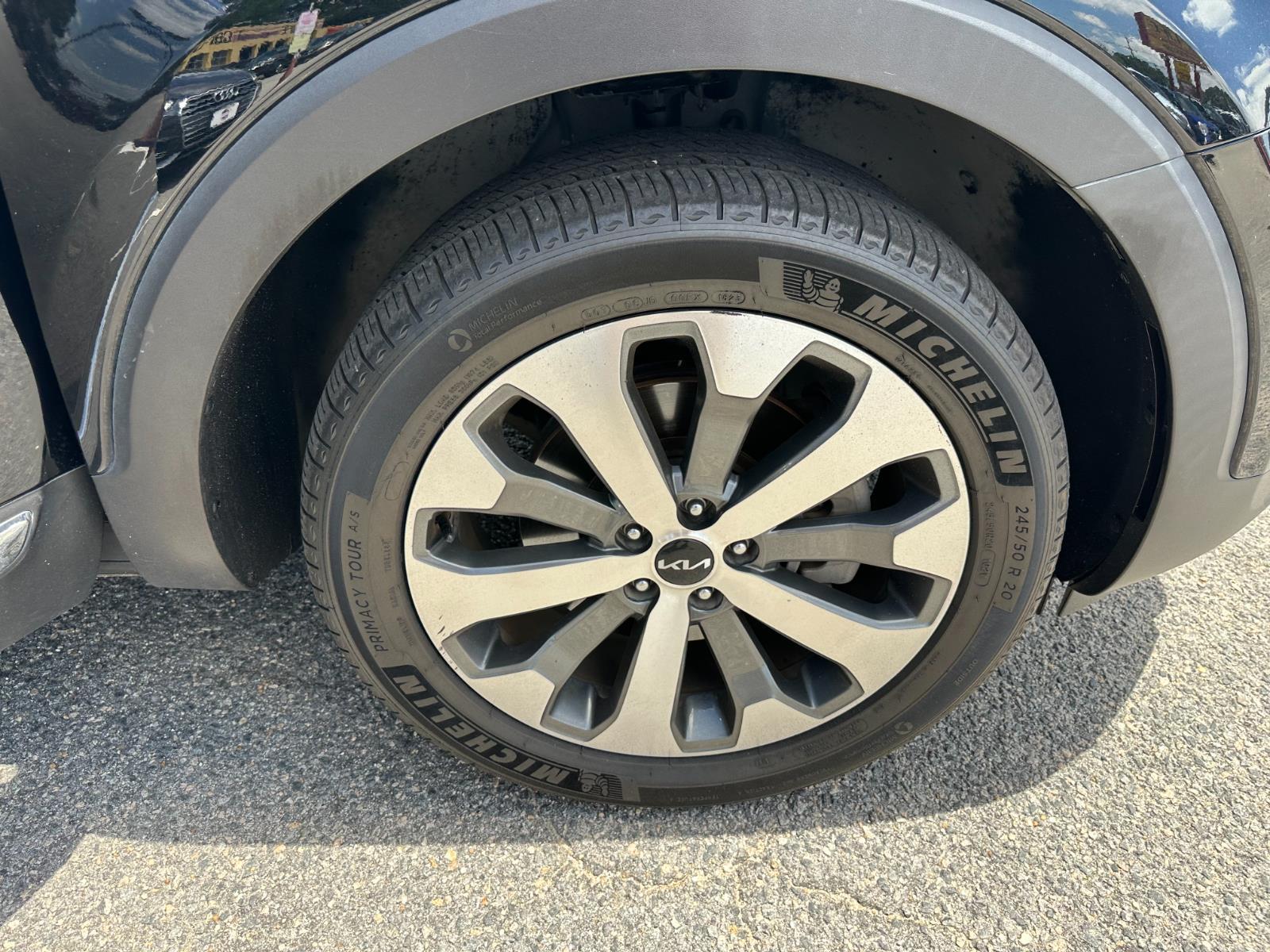 Vehicle image 8 of 34