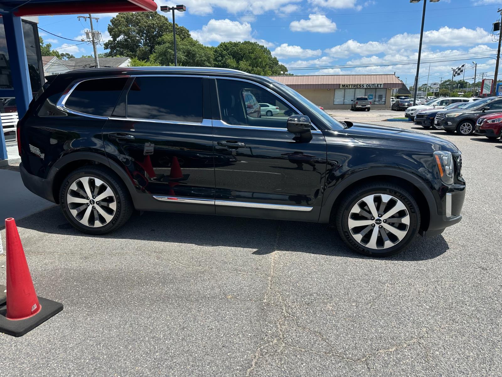 Vehicle image 4 of 34