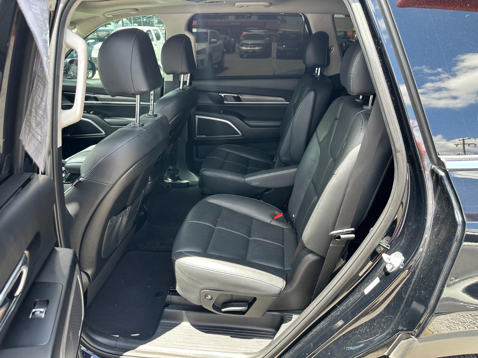 Vehicle image 29 of 34