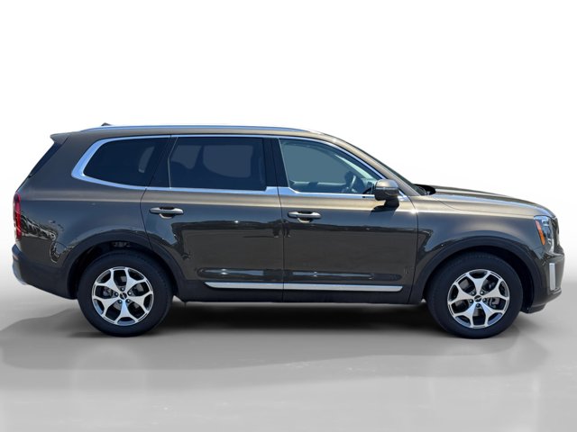 Vehicle image 4 of 21