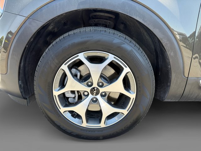 Vehicle image 10 of 21