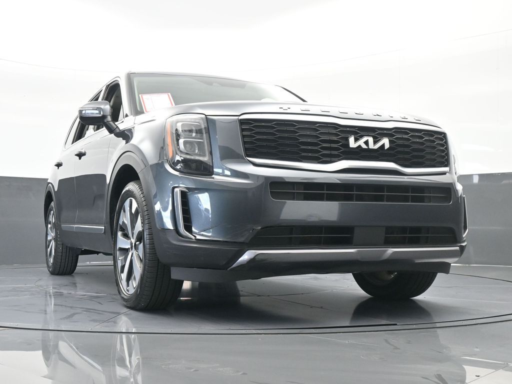 Vehicle image 27 of 69