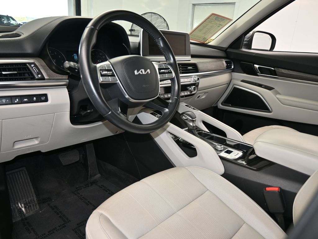 Vehicle image 36 of 69