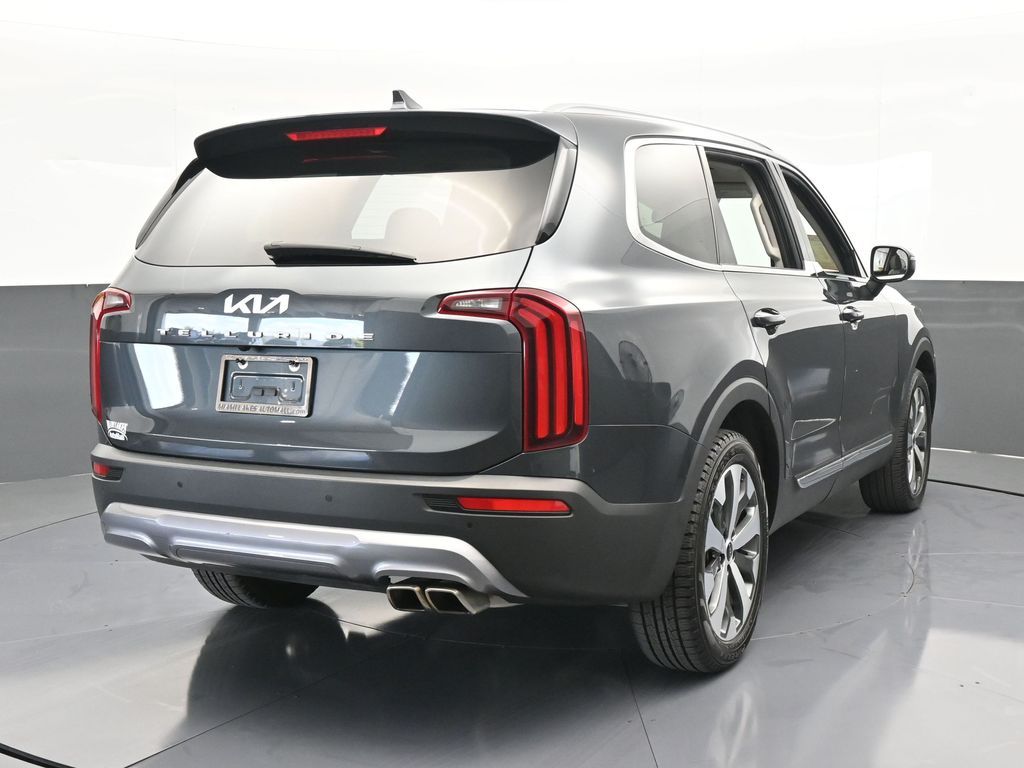 Vehicle image 10 of 69