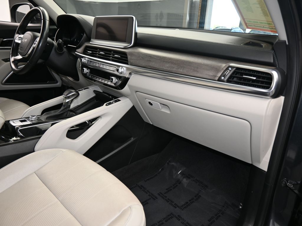 Vehicle image 68 of 69