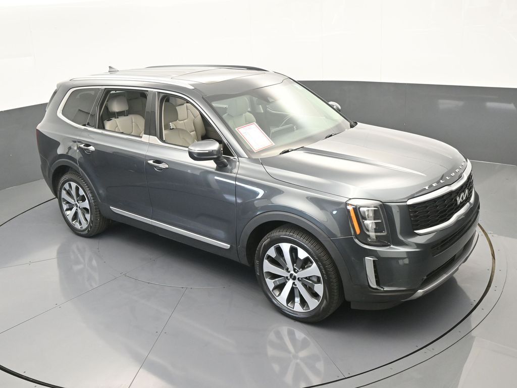 Vehicle image 4 of 69