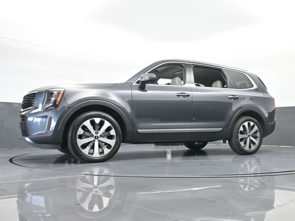 Vehicle image 22 of 69