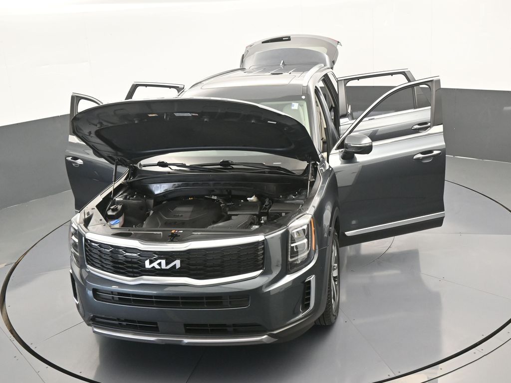 Vehicle image 28 of 69