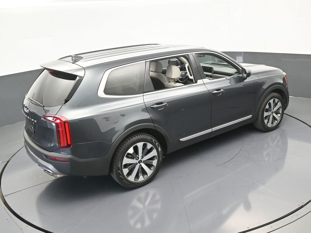 Vehicle image 18 of 69
