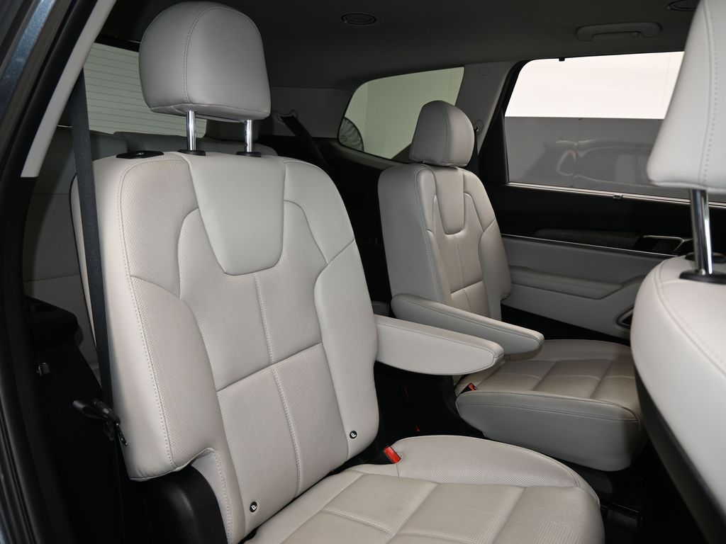 Vehicle image 62 of 69