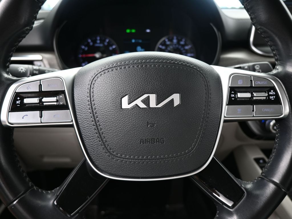 Vehicle image 51 of 69
