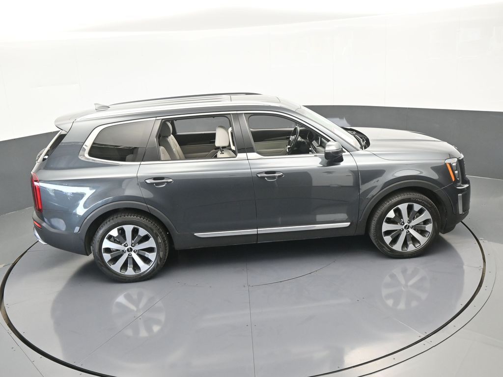 Vehicle image 19 of 69