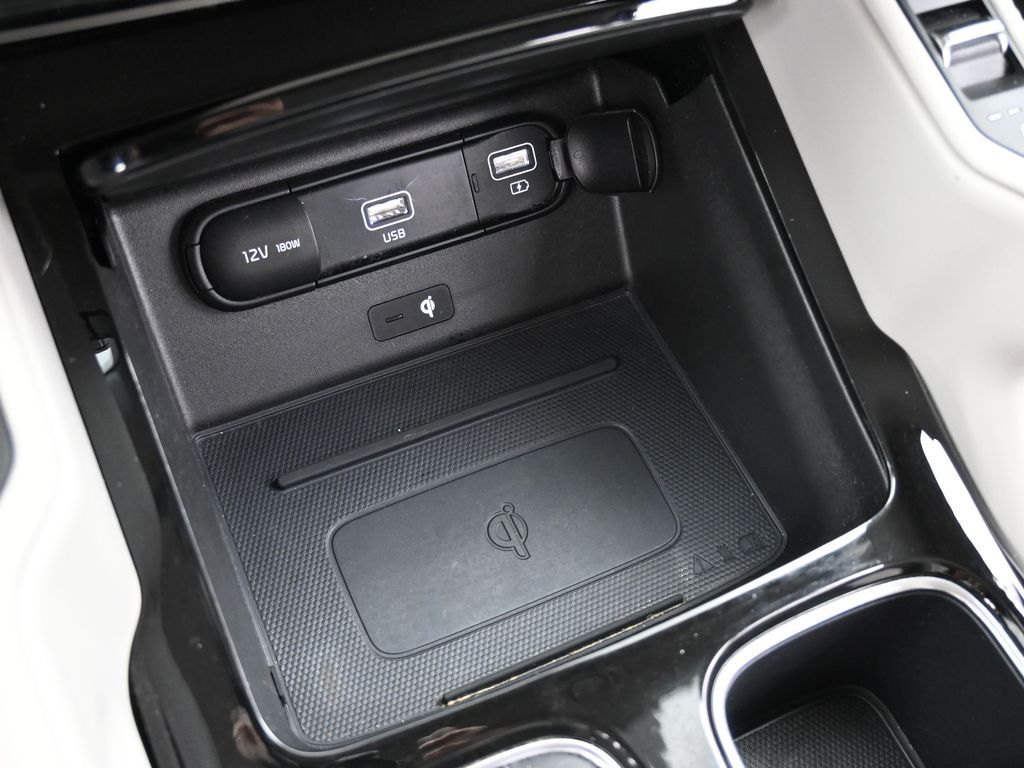 Vehicle image 47 of 69