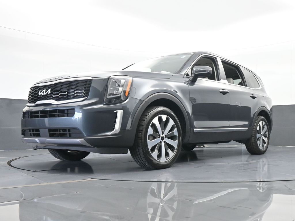 Vehicle image 21 of 69