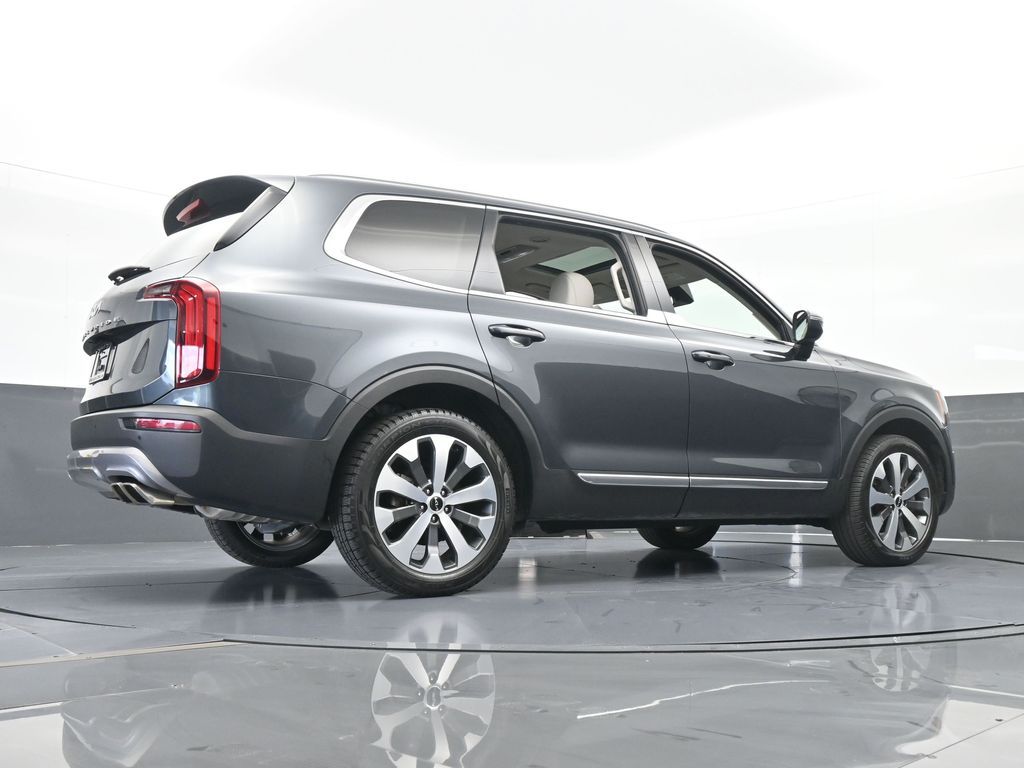 Vehicle image 25 of 69