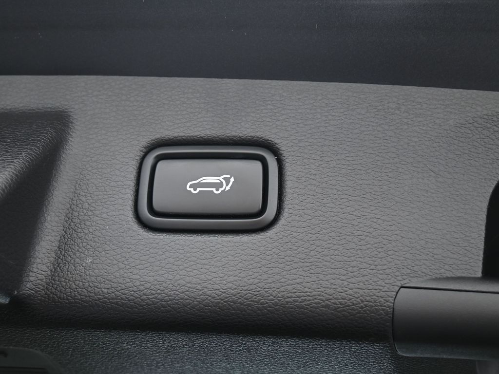 Vehicle image 61 of 69