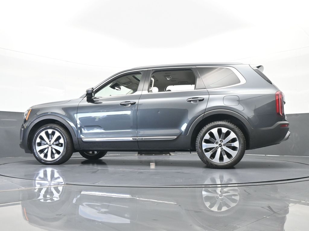 Vehicle image 2 of 69