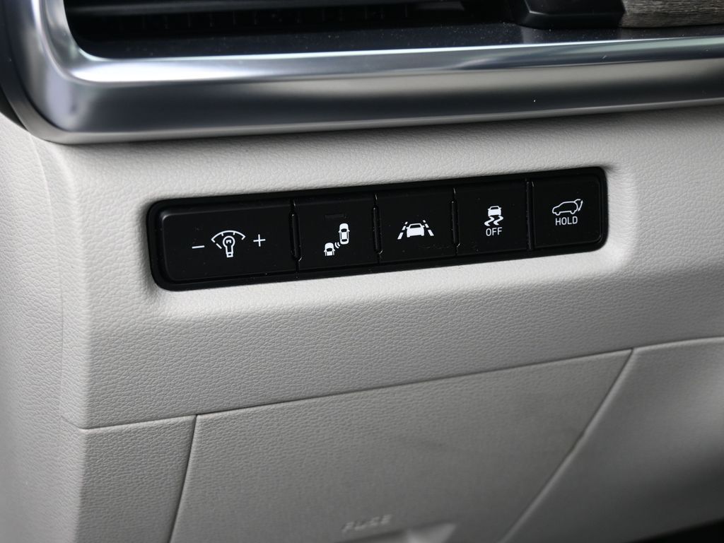 Vehicle image 38 of 69