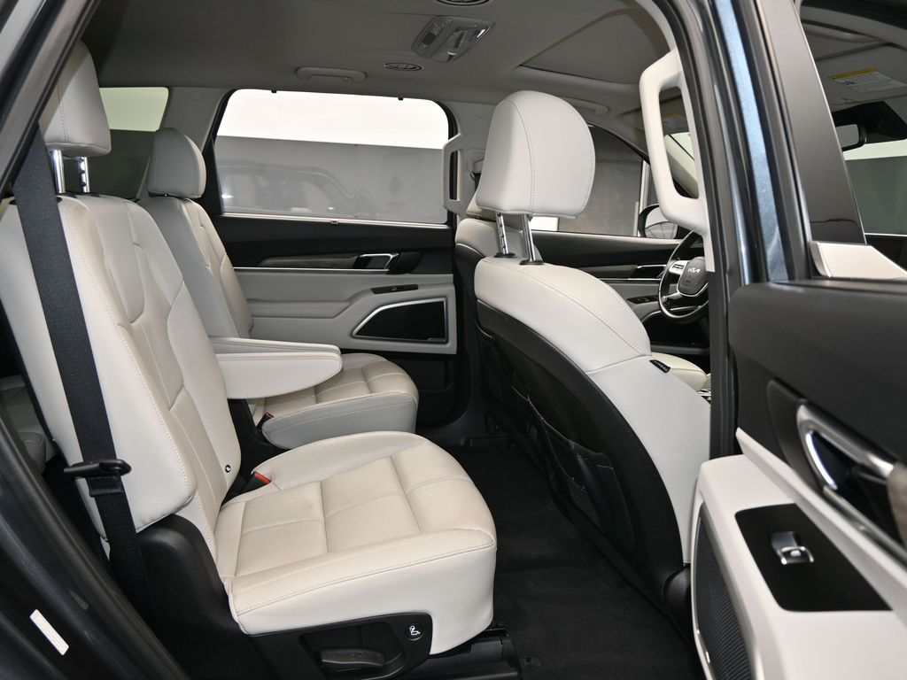 Vehicle image 63 of 69