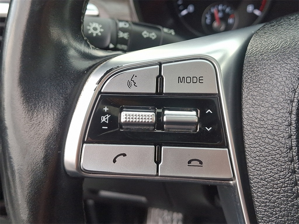 Vehicle image 22 of 32