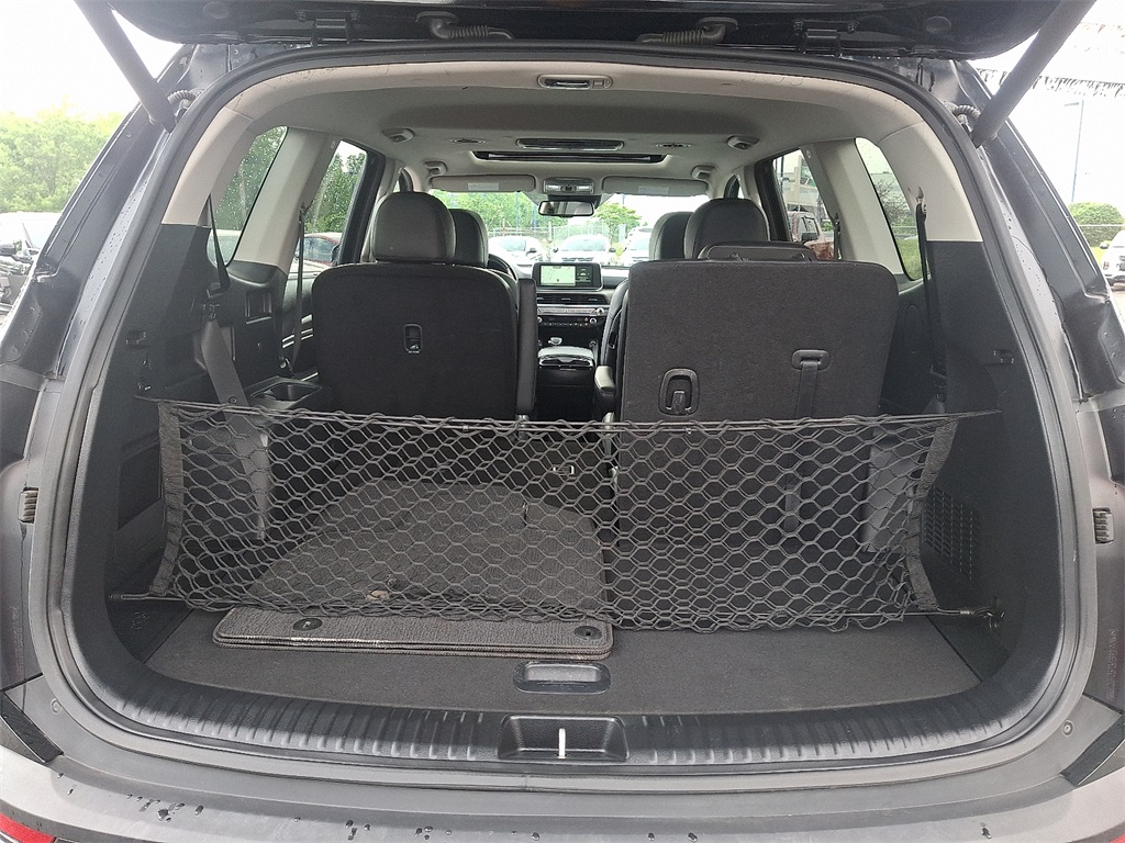 Vehicle image 30 of 32