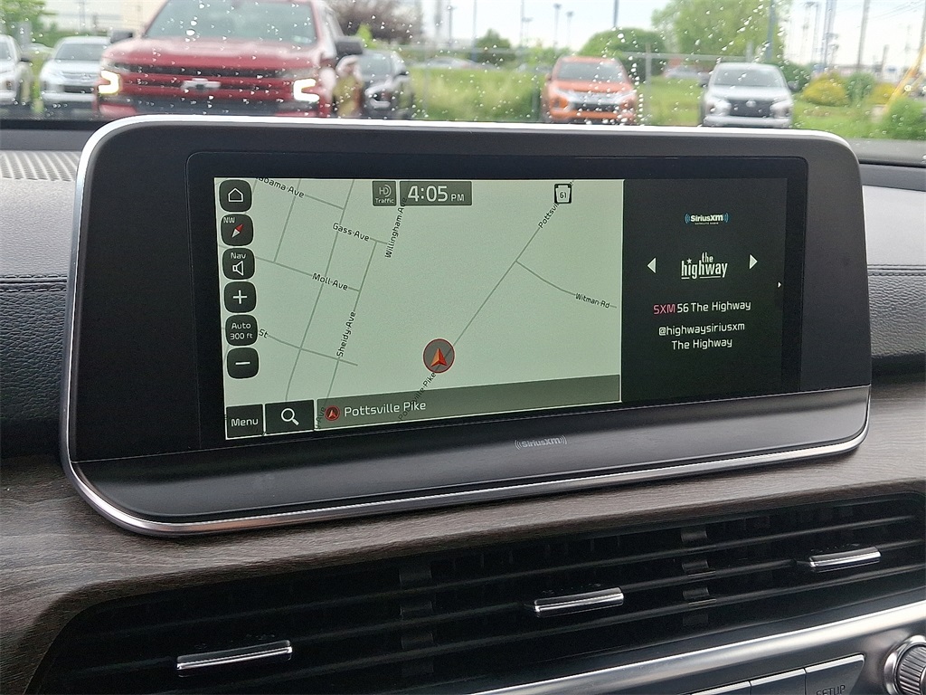 Vehicle image 18 of 32