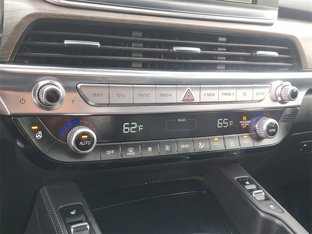 Vehicle image 16 of 32