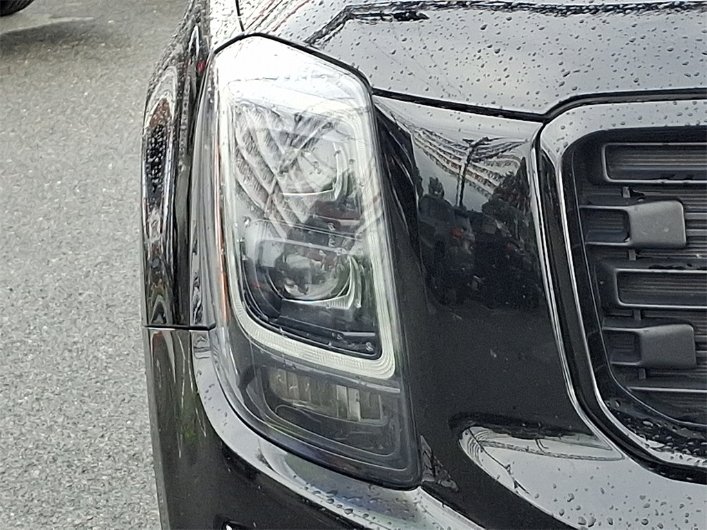 Vehicle image 9 of 32